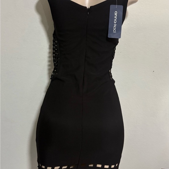 Chic Black Sleeveless Mini Dress - Picture 7 of 8